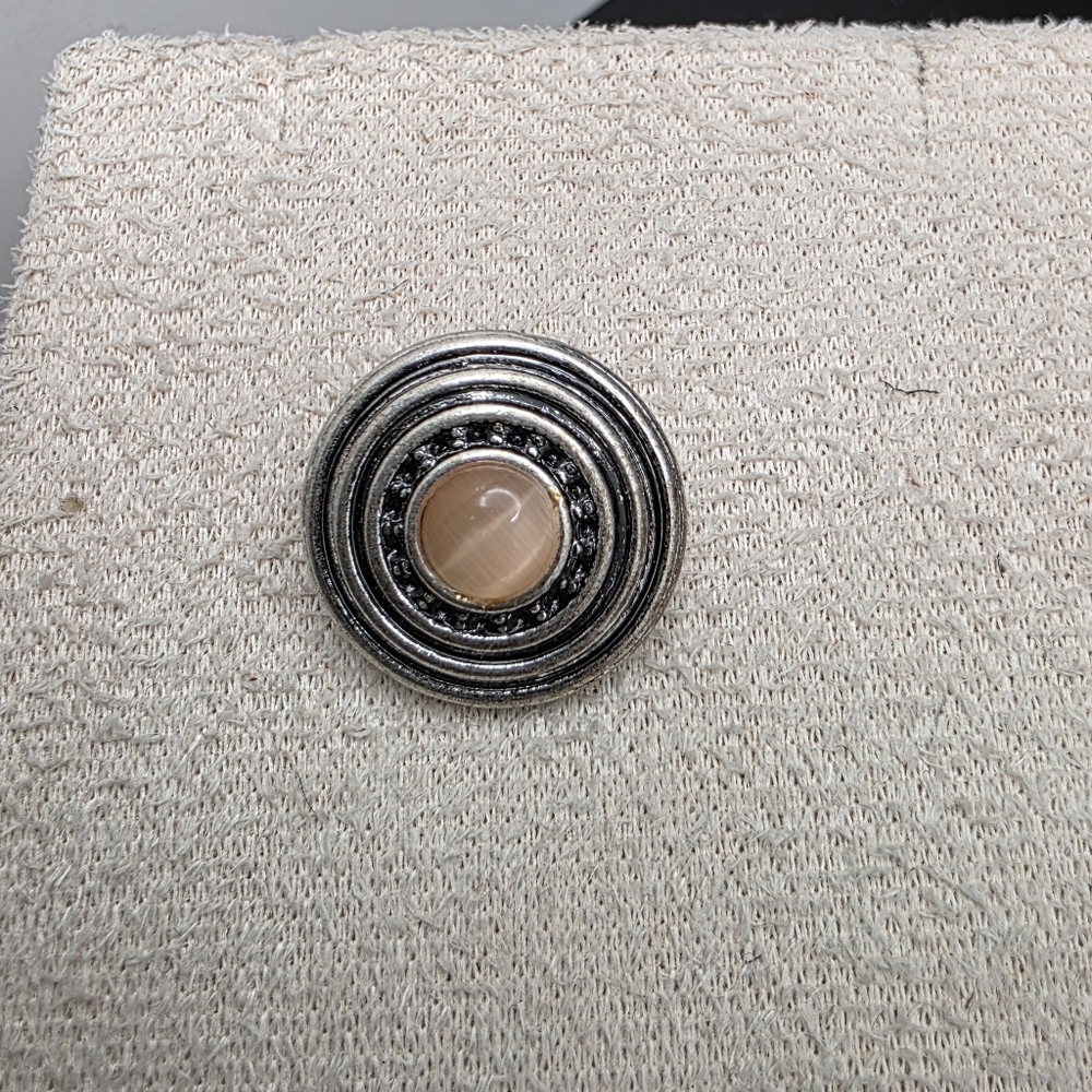 Silver and Beige Circular Button (1931)
